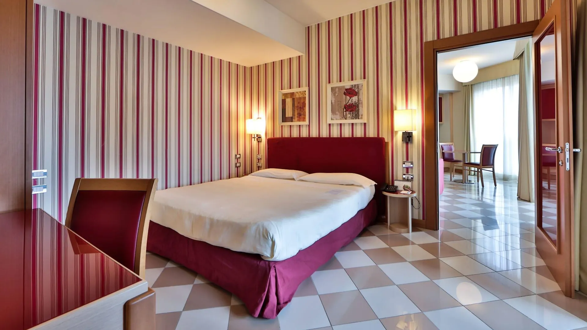 Una Hotels The One Milano Hotel & Residence San Donato Milanese 4*,