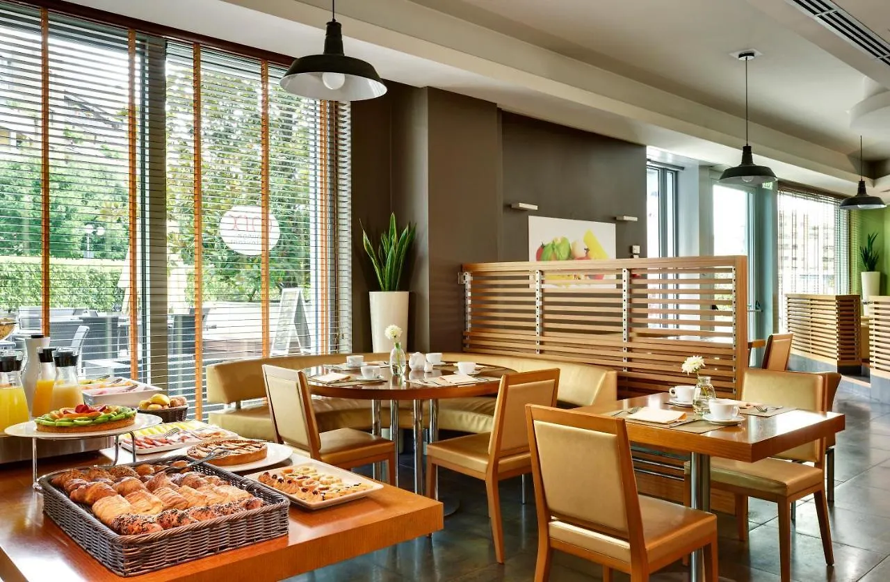 Una Hotels The One Milano Hotel & Residence San Donato Milanese 4*,