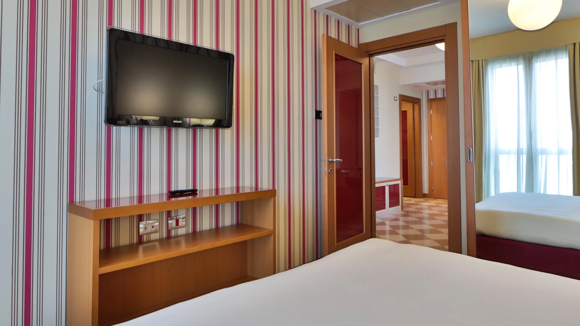 Una Hotels The One Milano Hotel & Residence San Donato Milanese 4*,